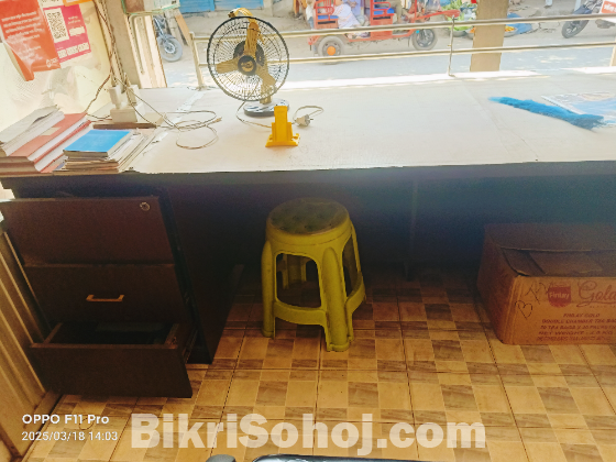 অফিস / দোকান এর ডেস্ক টেবিল